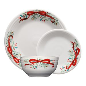 Holly Berry Christmas Garland Classic Bistro Coupe 3-Piece Dinnerware Set. Service for 1